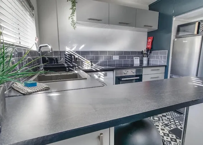 Cosy 1Br Apt, Self Check In, Parking, By Derbnb